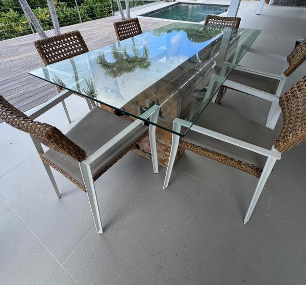Table et chaise