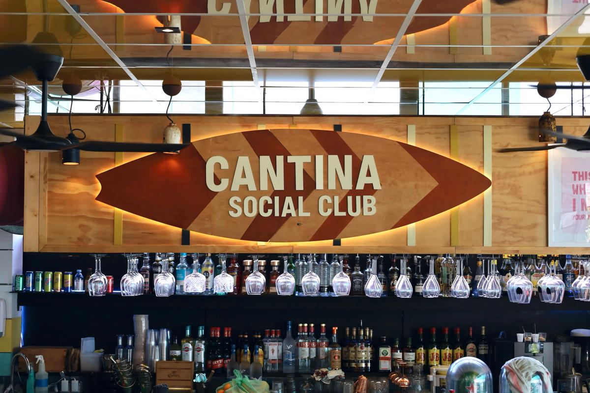 LA CANTINA
